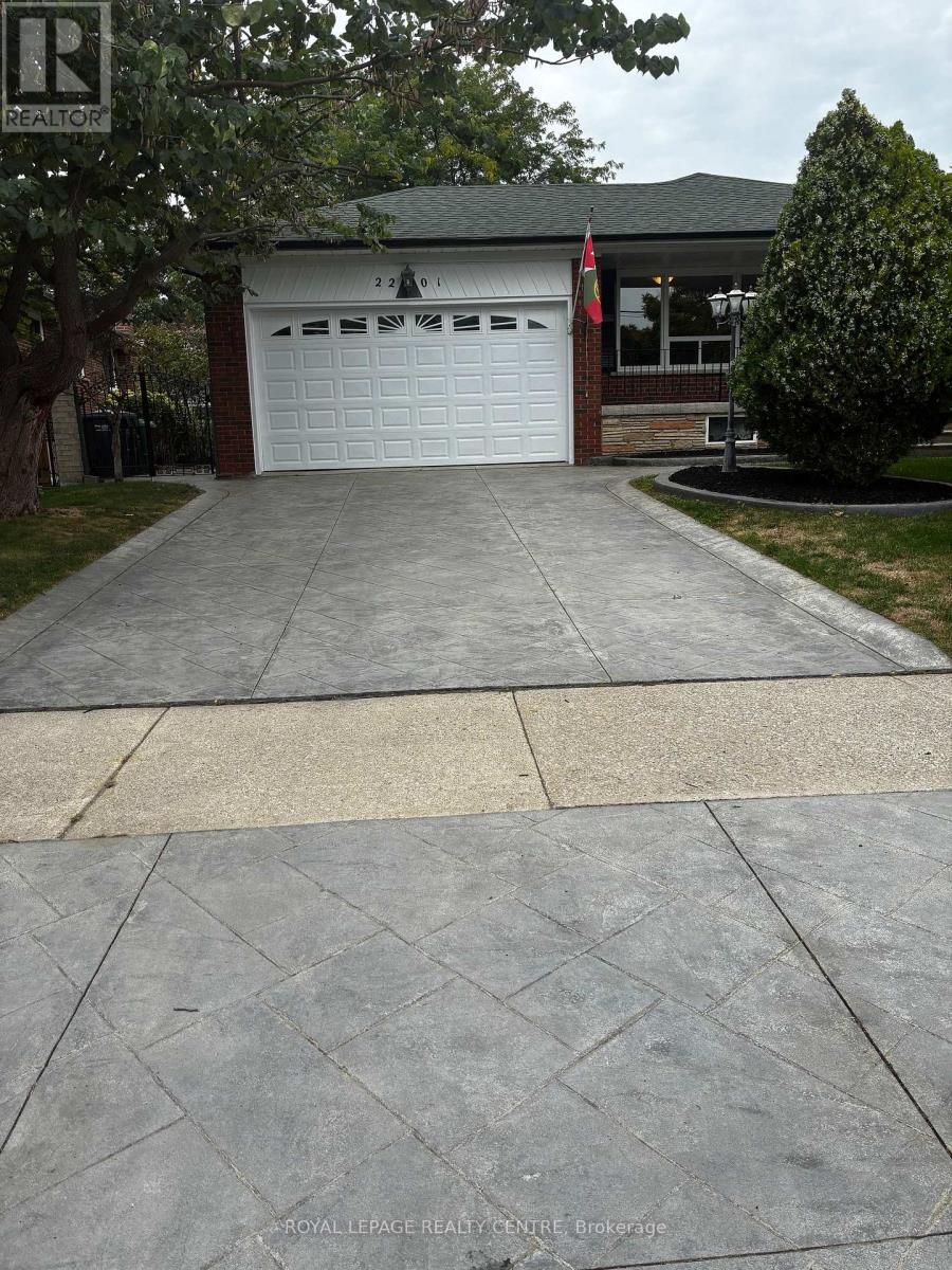 2201 CLIFF ROAD, Mississauga, Ontario