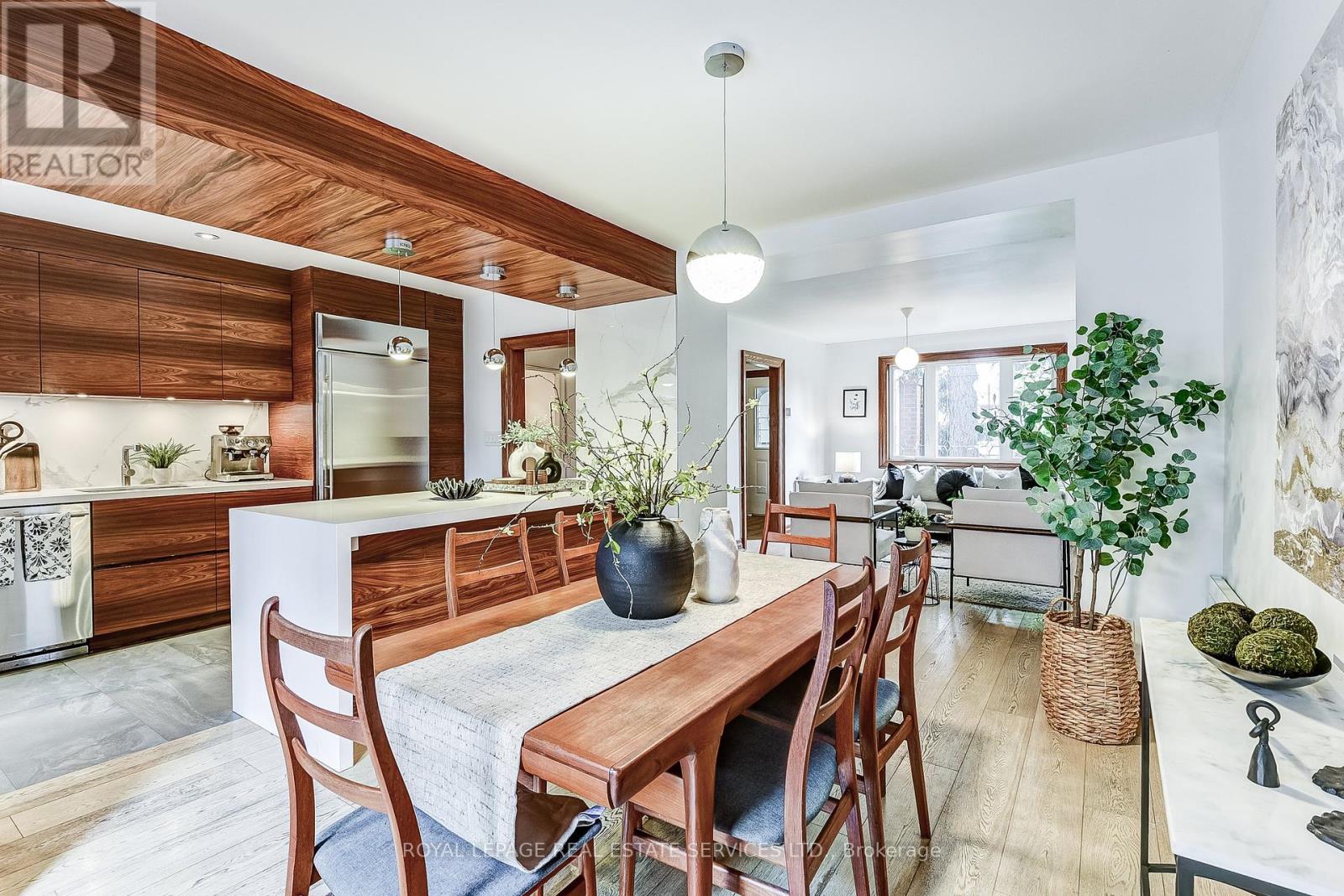 16 Larkin Avenue, Toronto, Ontario  M6S 1L8 - Photo 14 - W12428092