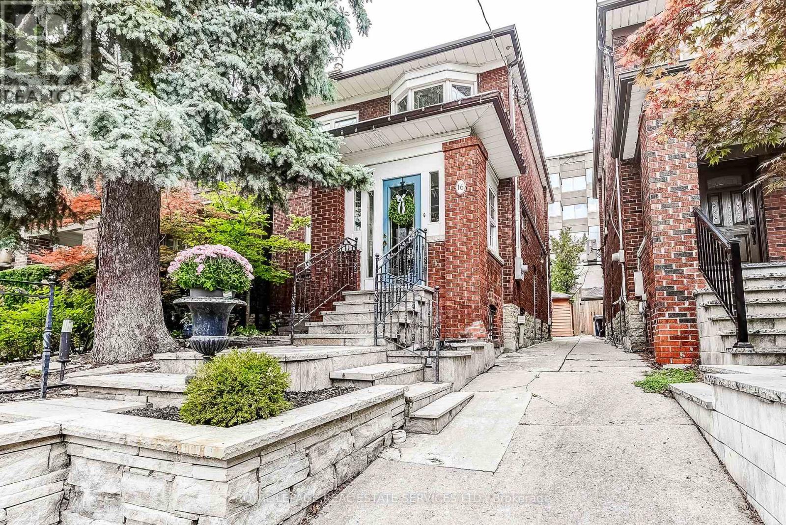 16 Larkin Avenue, Toronto, Ontario  M6S 1L8 - Photo 2 - W12428092
