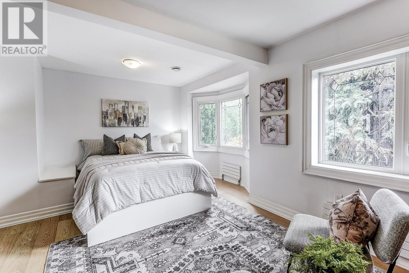 16 Larkin Avenue, Toronto, Ontario  M6S 1L8 - Photo 26 - W12428092