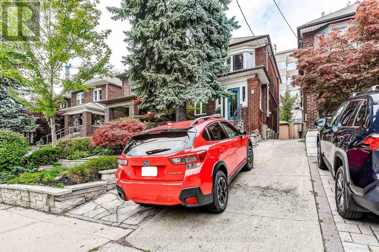 16 Larkin Avenue, Toronto, Ontario  M6S 1L8 - Photo 3 - W12428092