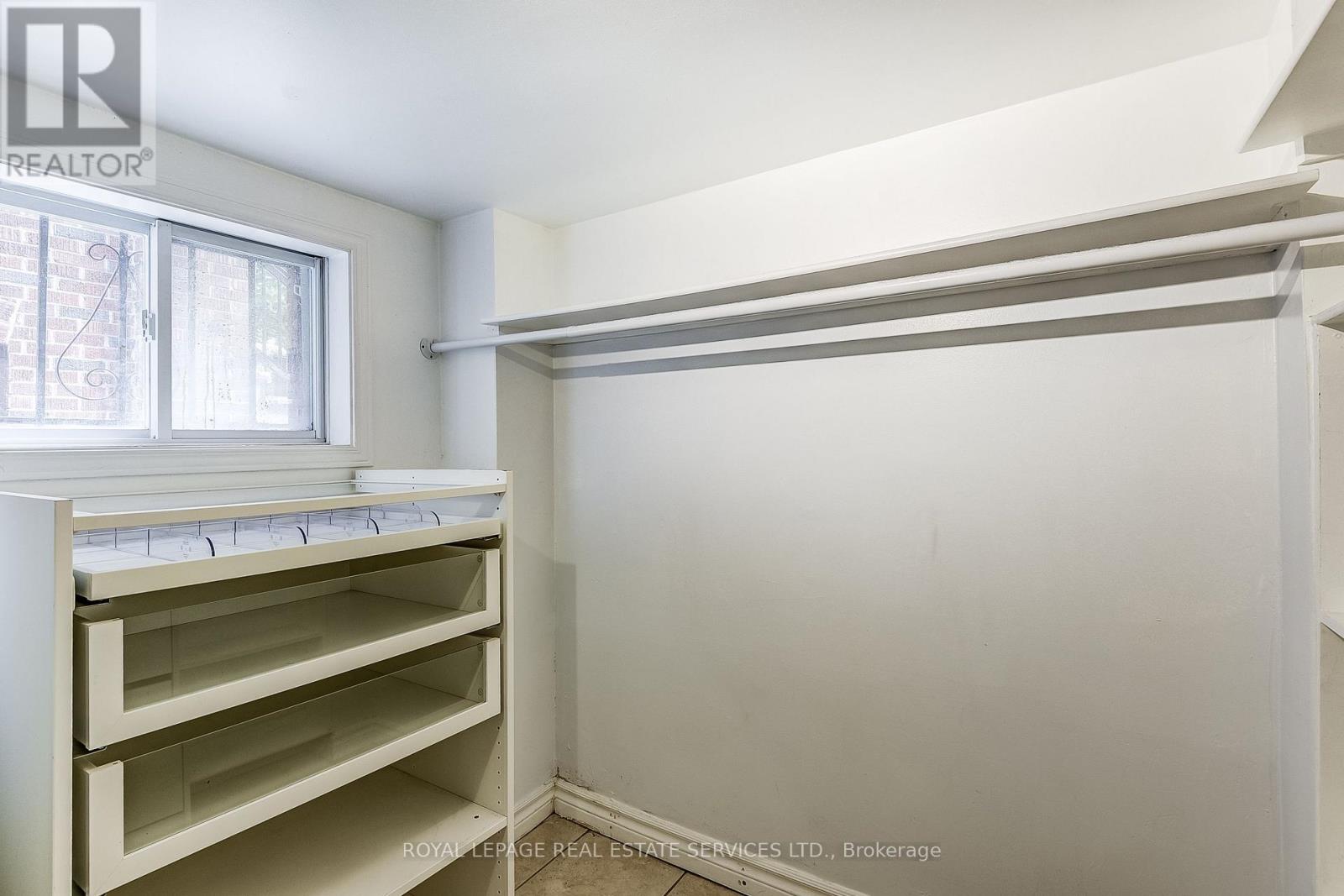 16 Larkin Avenue, Toronto, Ontario  M6S 1L8 - Photo 36 - W12428092