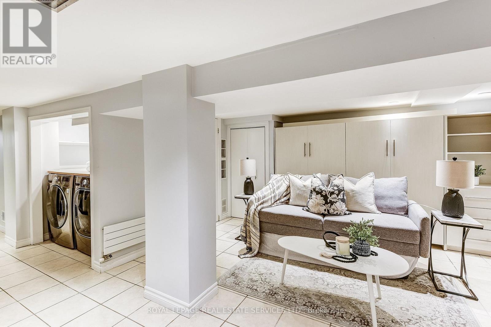 16 Larkin Avenue, Toronto, Ontario  M6S 1L8 - Photo 42 - W12428092