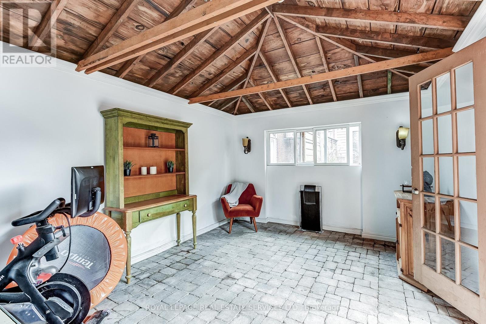 16 Larkin Avenue, Toronto, Ontario  M6S 1L8 - Photo 47 - W12428092