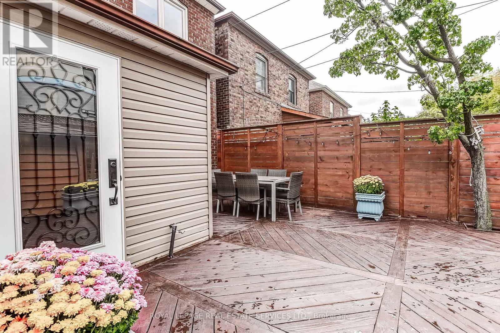 16 Larkin Avenue, Toronto, Ontario  M6S 1L8 - Photo 50 - W12428092