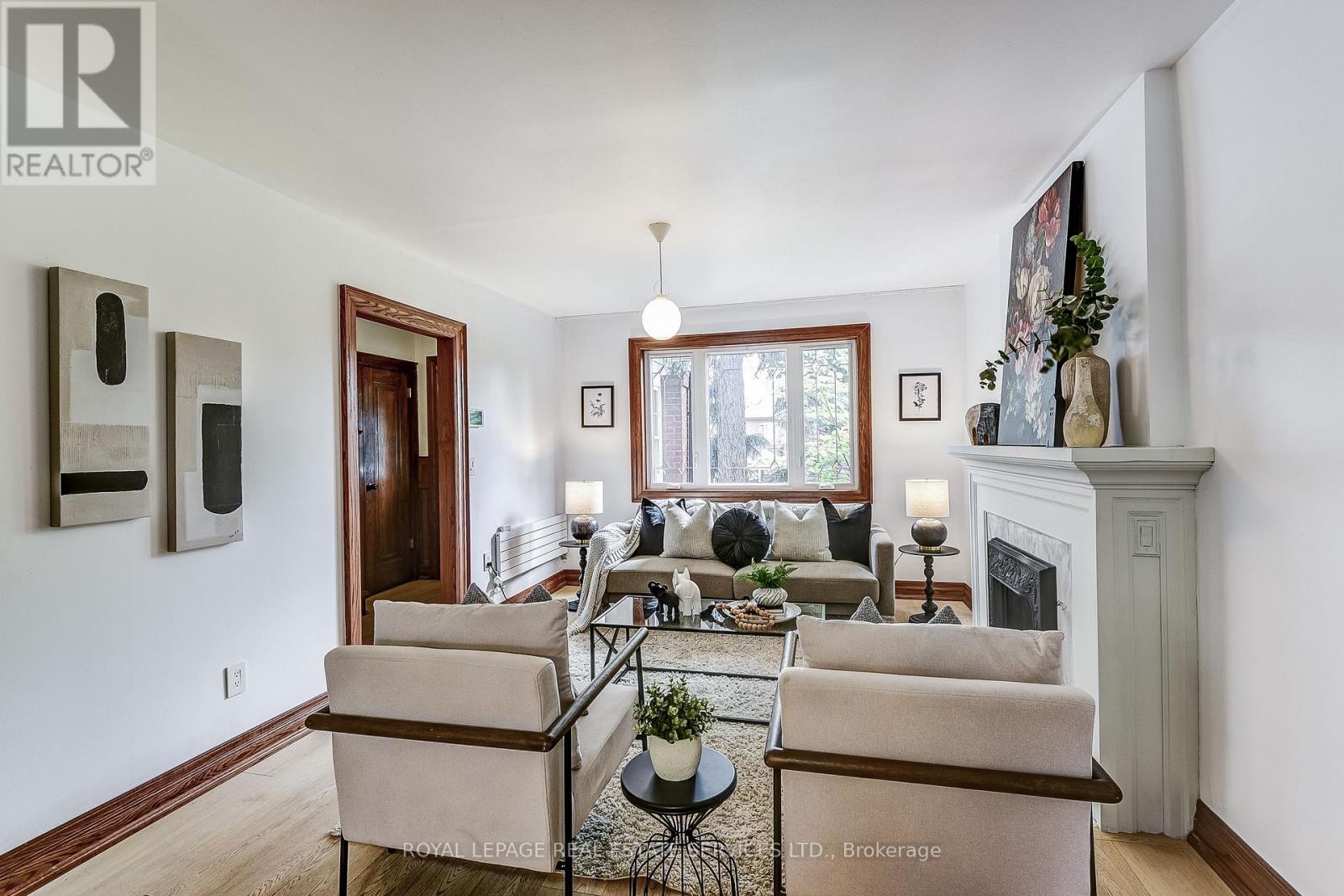 16 Larkin Avenue, Toronto, Ontario  M6S 1L8 - Photo 8 - W12428092