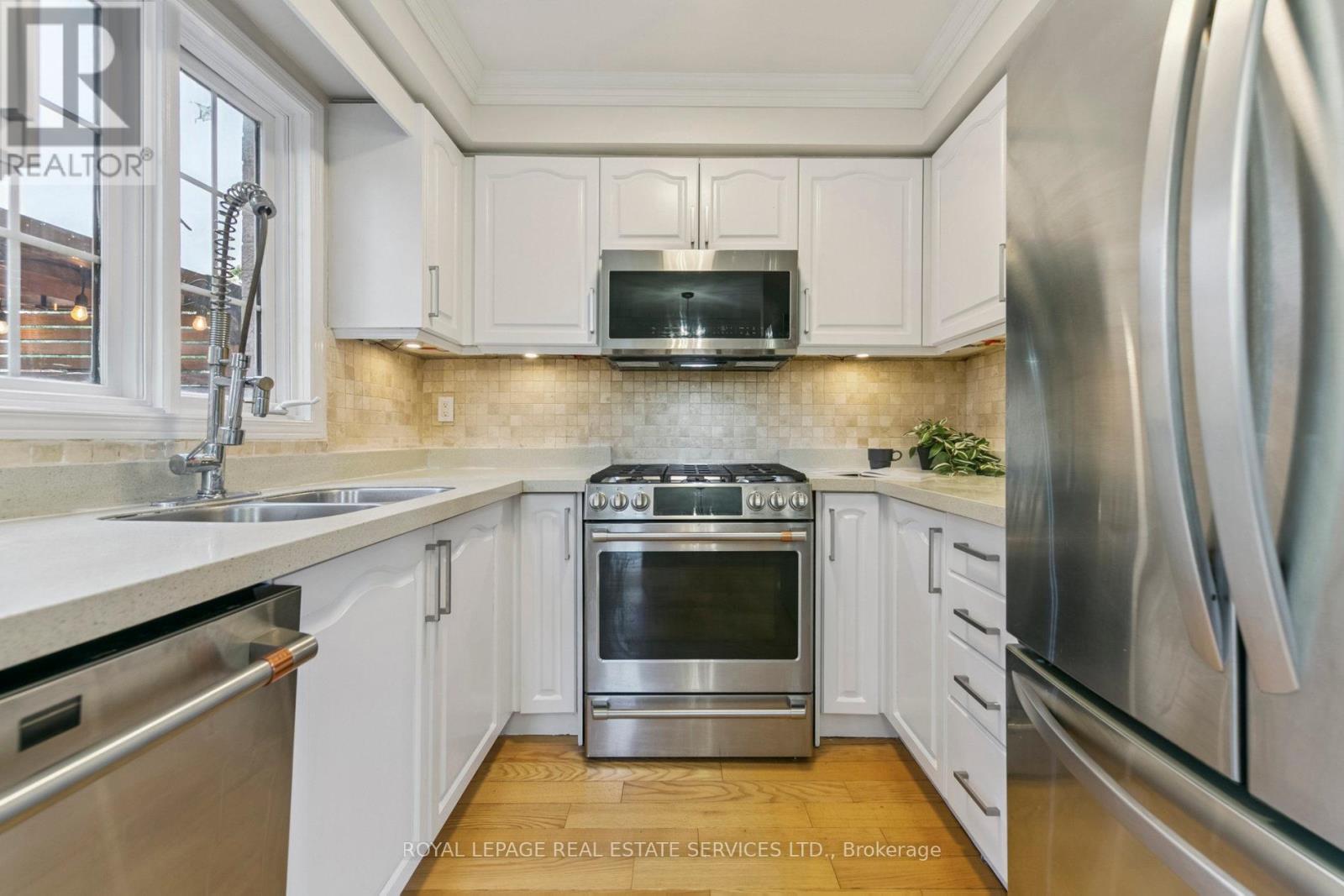 2193 Shorncliffe Boulevard, Oakville, Ontario  L6M 3X2 - Photo 10 - W12428100