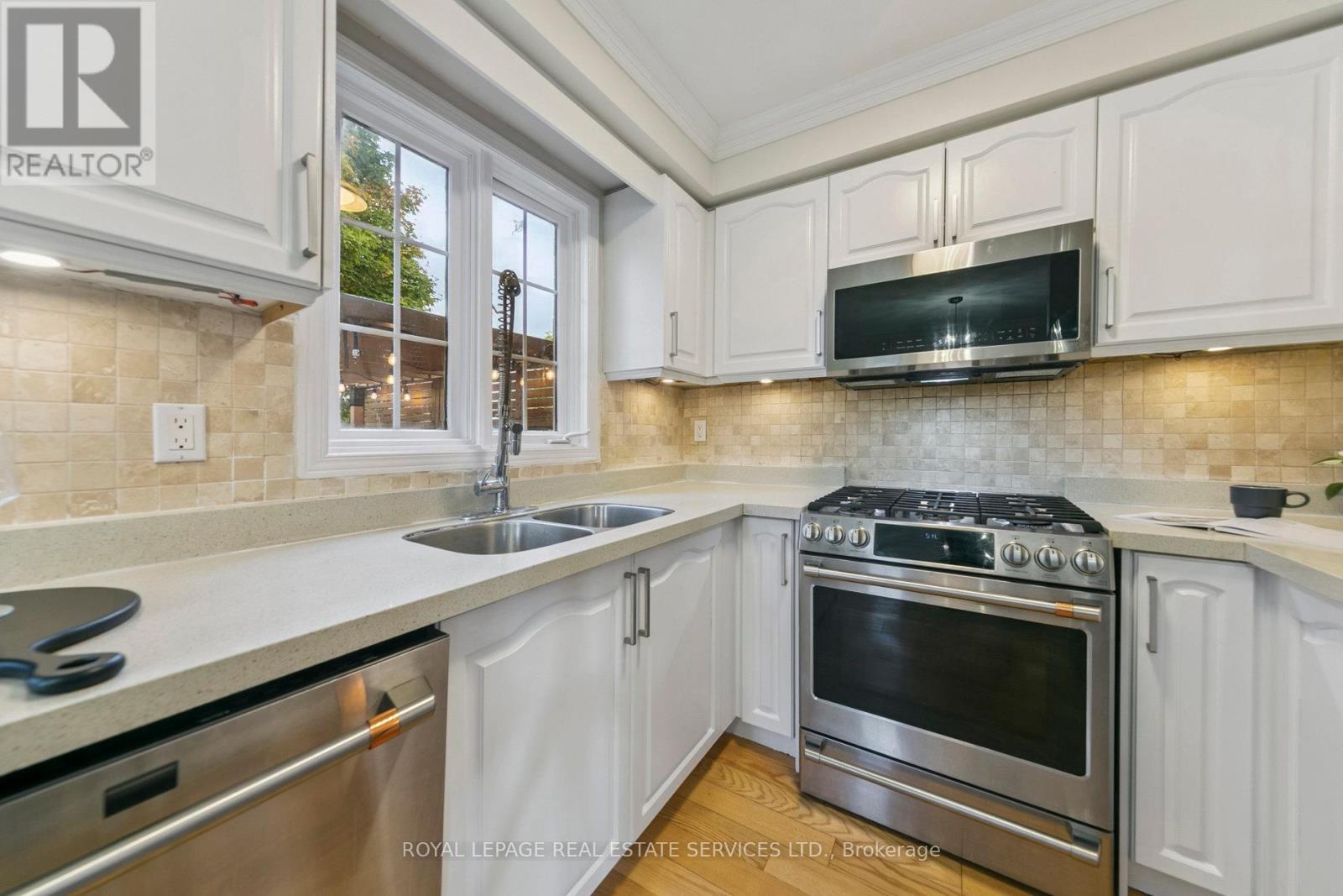 2193 Shorncliffe Boulevard, Oakville, Ontario  L6M 3X2 - Photo 12 - W12428100