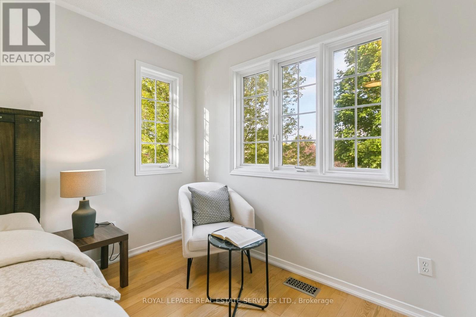 2193 Shorncliffe Boulevard, Oakville, Ontario  L6M 3X2 - Photo 22 - W12428100