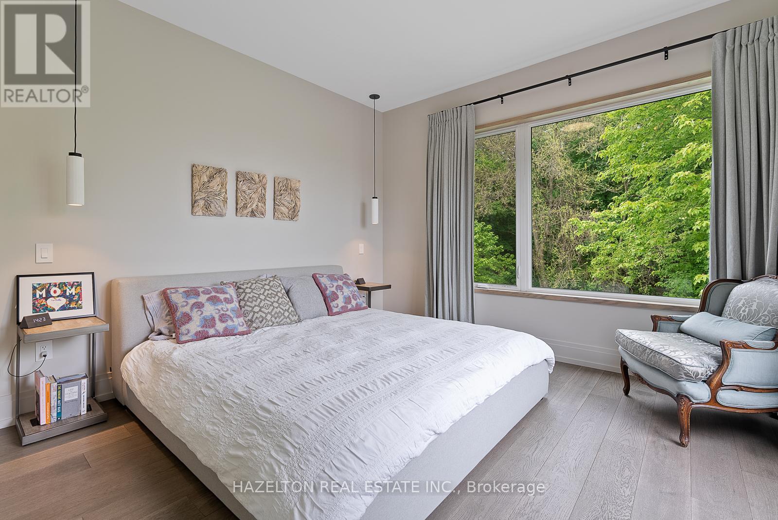 35 Worthington Crescent, Toronto, Ontario  M6S 3P5 - Photo 24 - W12428121
