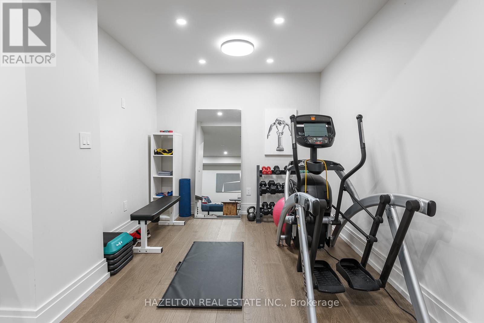 35 Worthington Crescent, Toronto, Ontario  M6S 3P5 - Photo 31 - W12428121