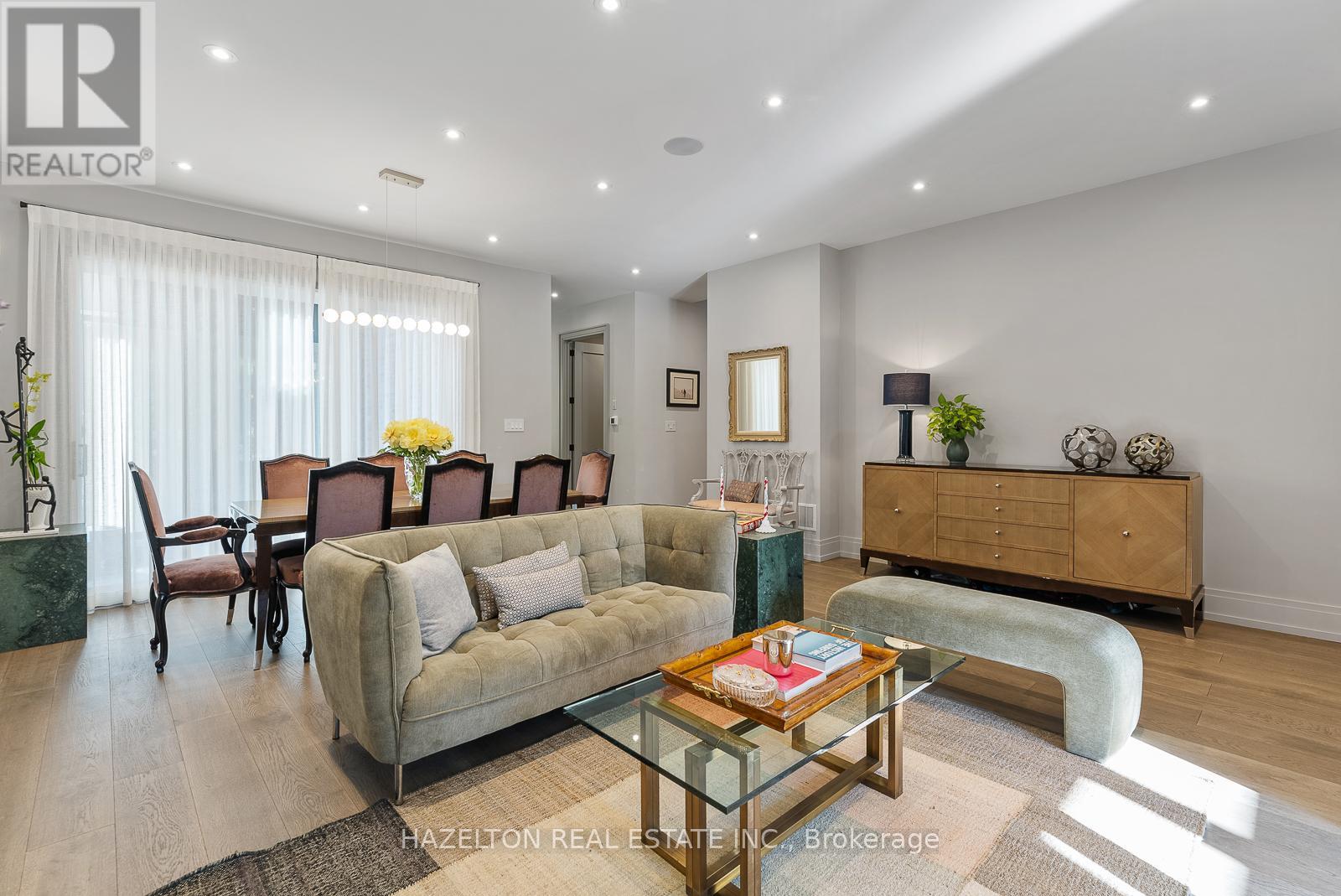 35 Worthington Crescent, Toronto, Ontario  M6S 3P5 - Photo 8 - W12428121