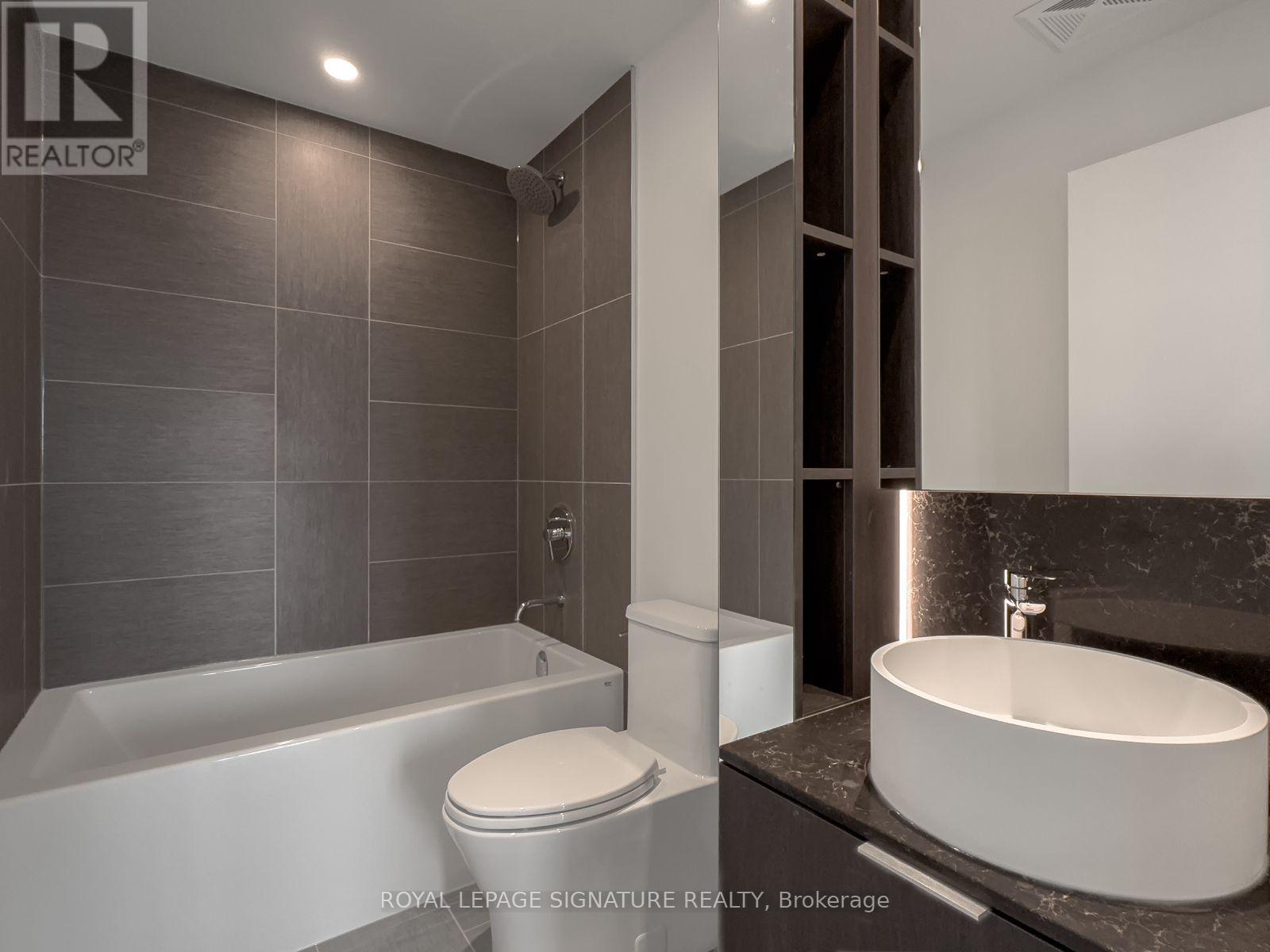 1803 - 28 Ann Street, Mississauga, Ontario  L5G 0E1 - Photo 15 - W12428123