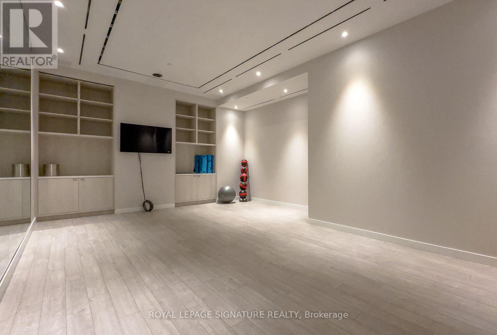 1803 - 28 Ann Street, Mississauga, Ontario  L5G 0E1 - Photo 17 - W12428123