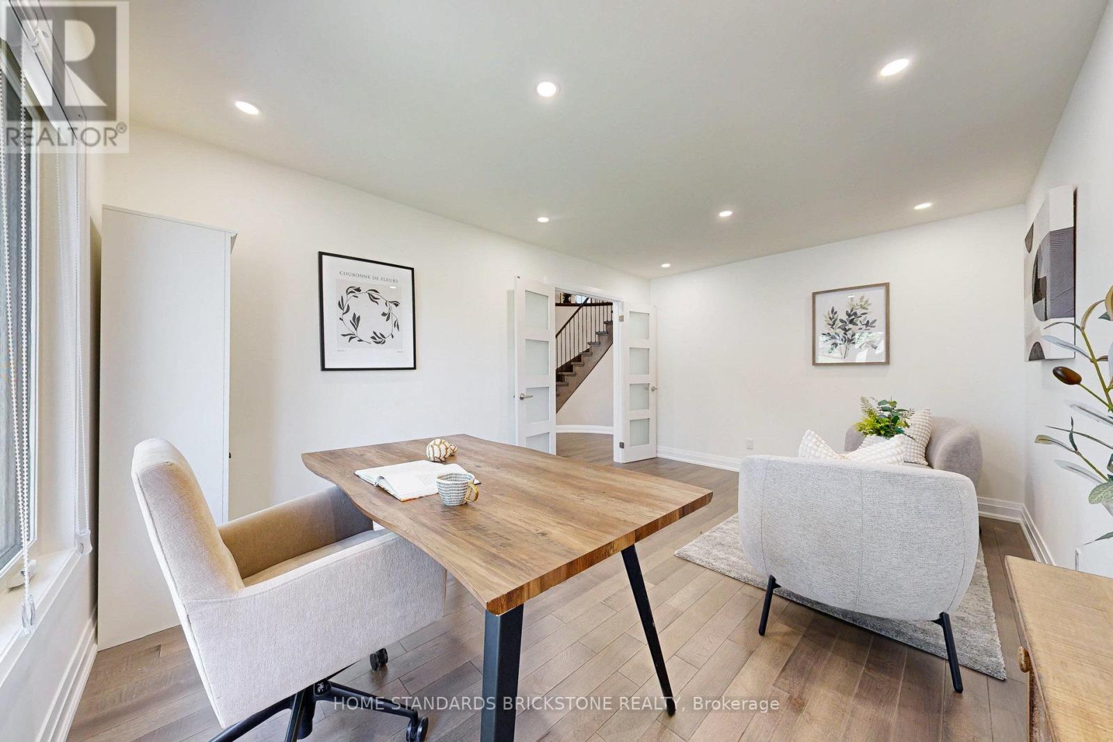 460 Aspen Forest Drive, Oakville, Ontario  L6J 6H6 - Photo 7 - W12428133