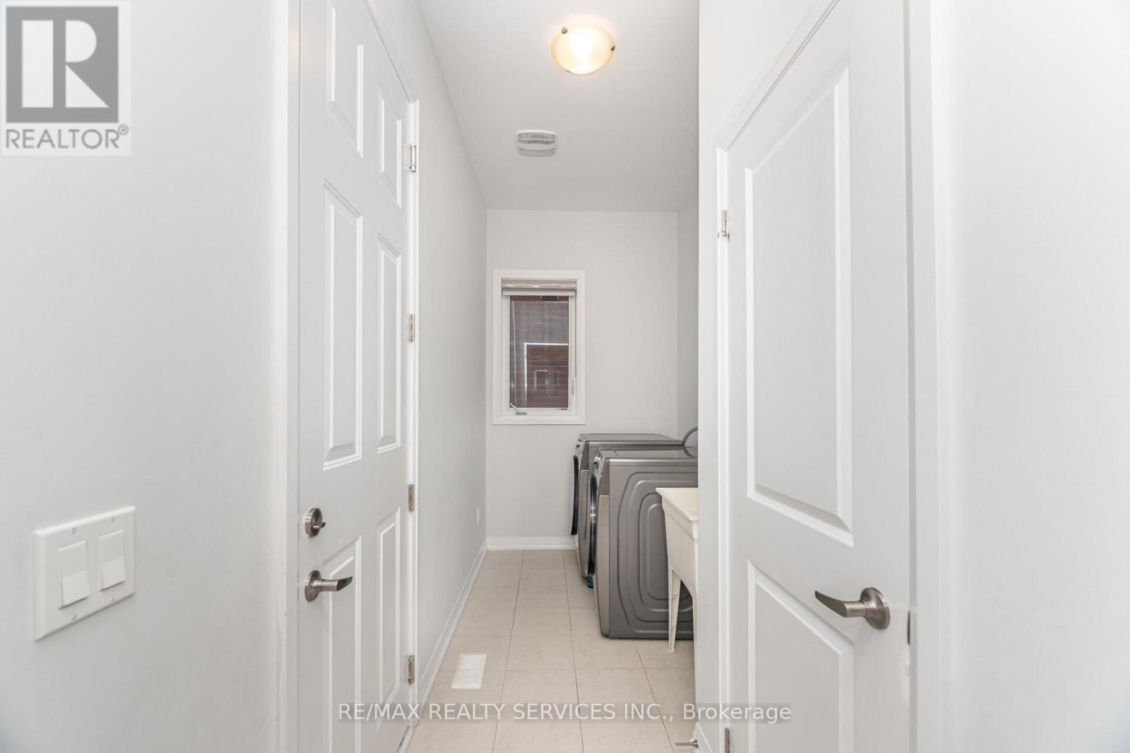 839 Sobeski Avenue, Woodstock, Ontario  N4T 0P2 - Photo 25 - X12428074