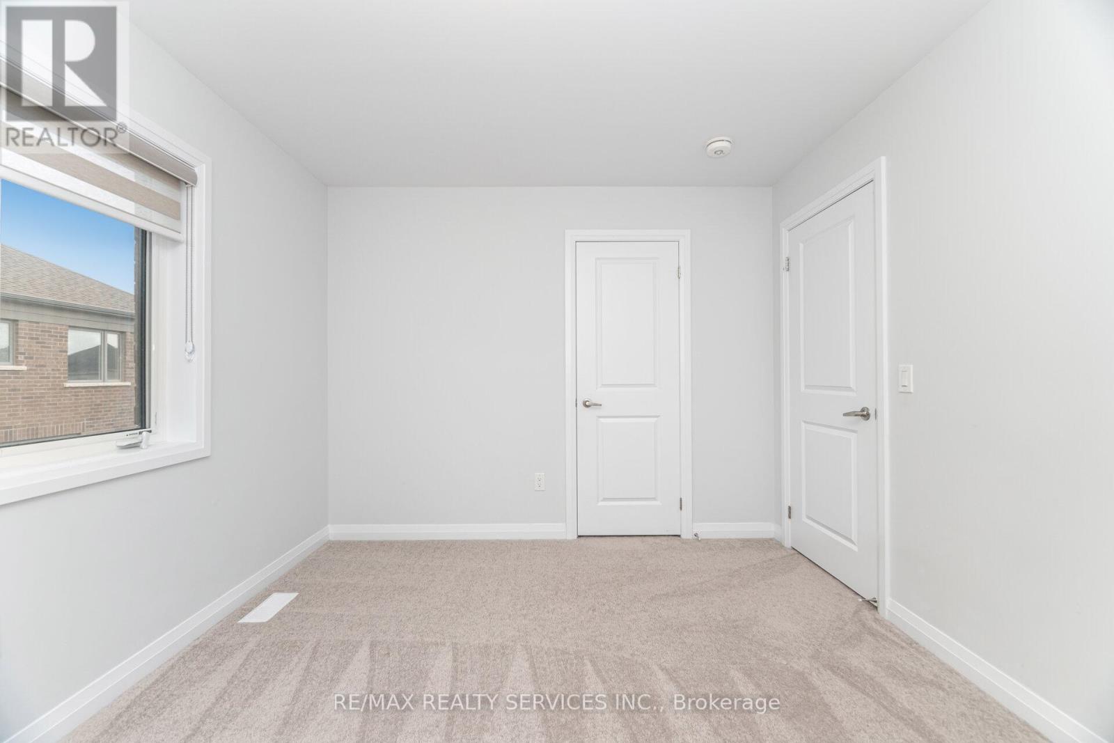 839 Sobeski Avenue, Woodstock, Ontario  N4T 0P2 - Photo 43 - X12428074