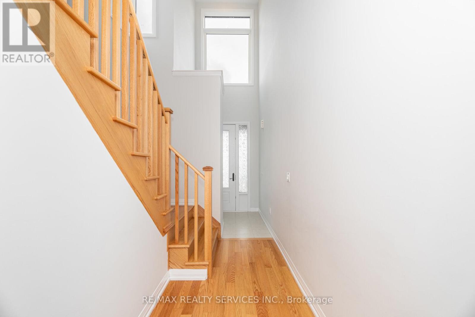 839 Sobeski Avenue, Woodstock, Ontario  N4T 0P2 - Photo 8 - X12428074
