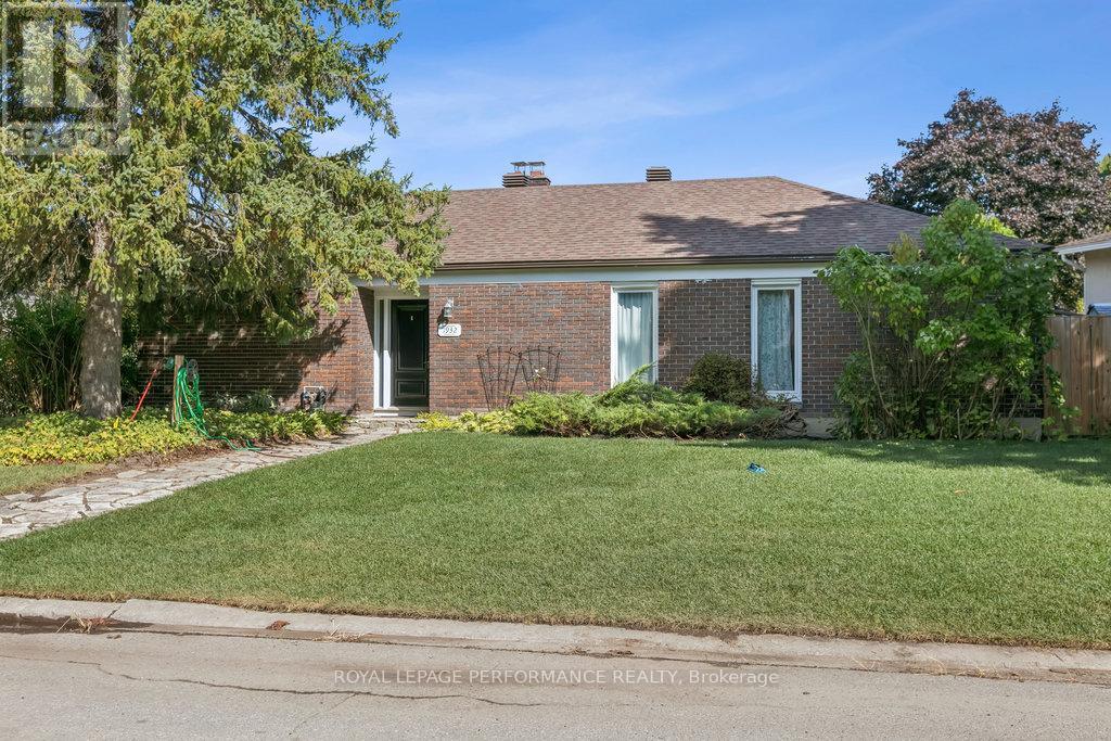 1932 MARQUIS AVENUE, Ottawa, Ontario