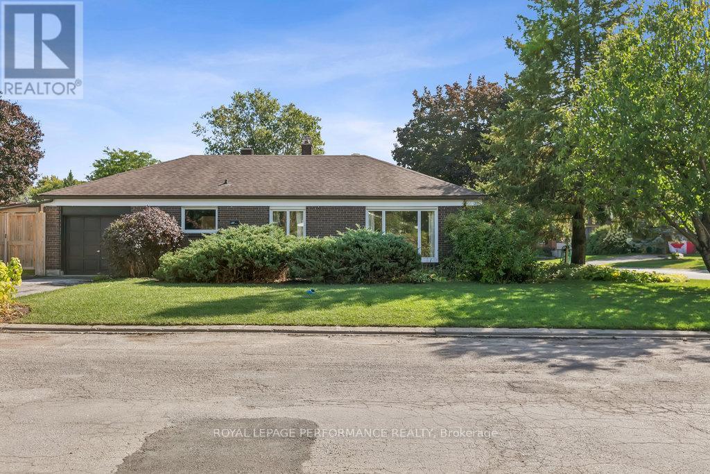1932 Marquis Avenue, Ottawa, Ontario  K1J 8J2 - Photo 2 - X12313572