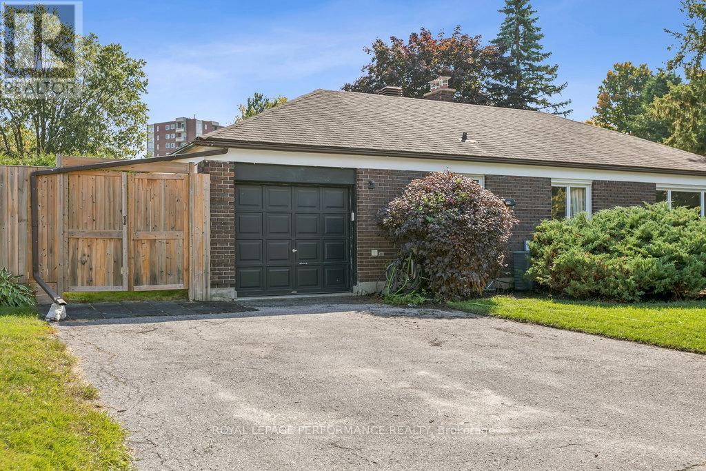 1932 Marquis Avenue, Ottawa, Ontario  K1J 8J2 - Photo 3 - X12313572