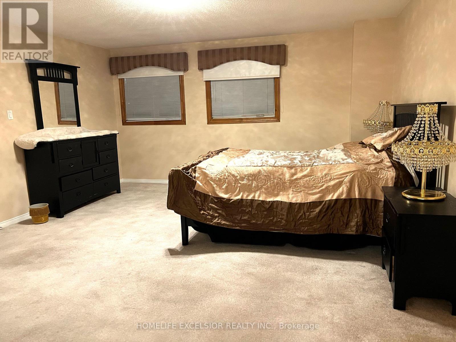 3408 Water Lily Court, Mississauga, Ontario  L5N 6B5 - Photo 13 - W12427781