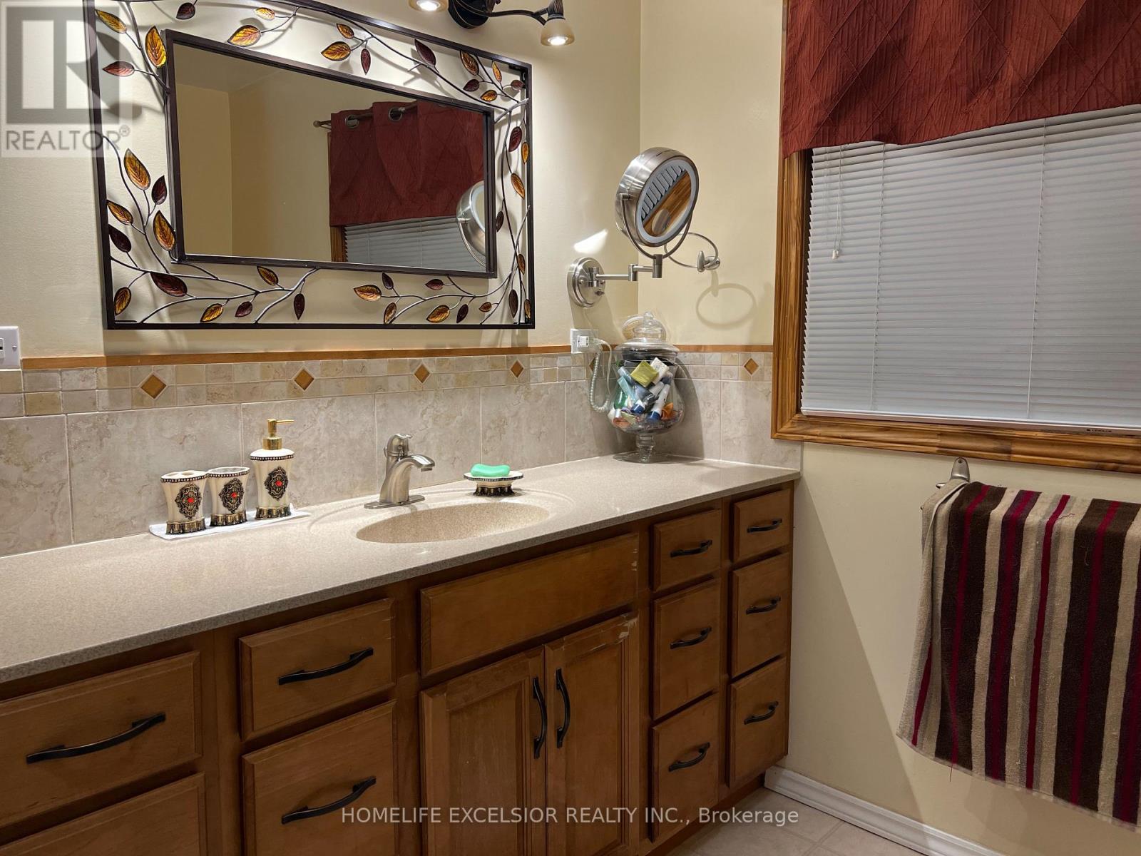 3408 Water Lily Court, Mississauga, Ontario  L5N 6B5 - Photo 14 - W12427781