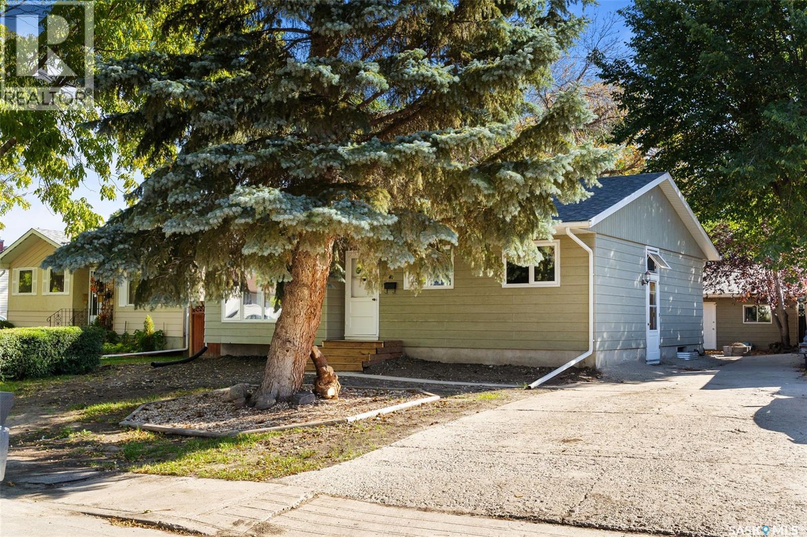 49 Mccormick Crescent, Regina, Saskatchewan  S4T 6J9 - Photo 1 - SK019355