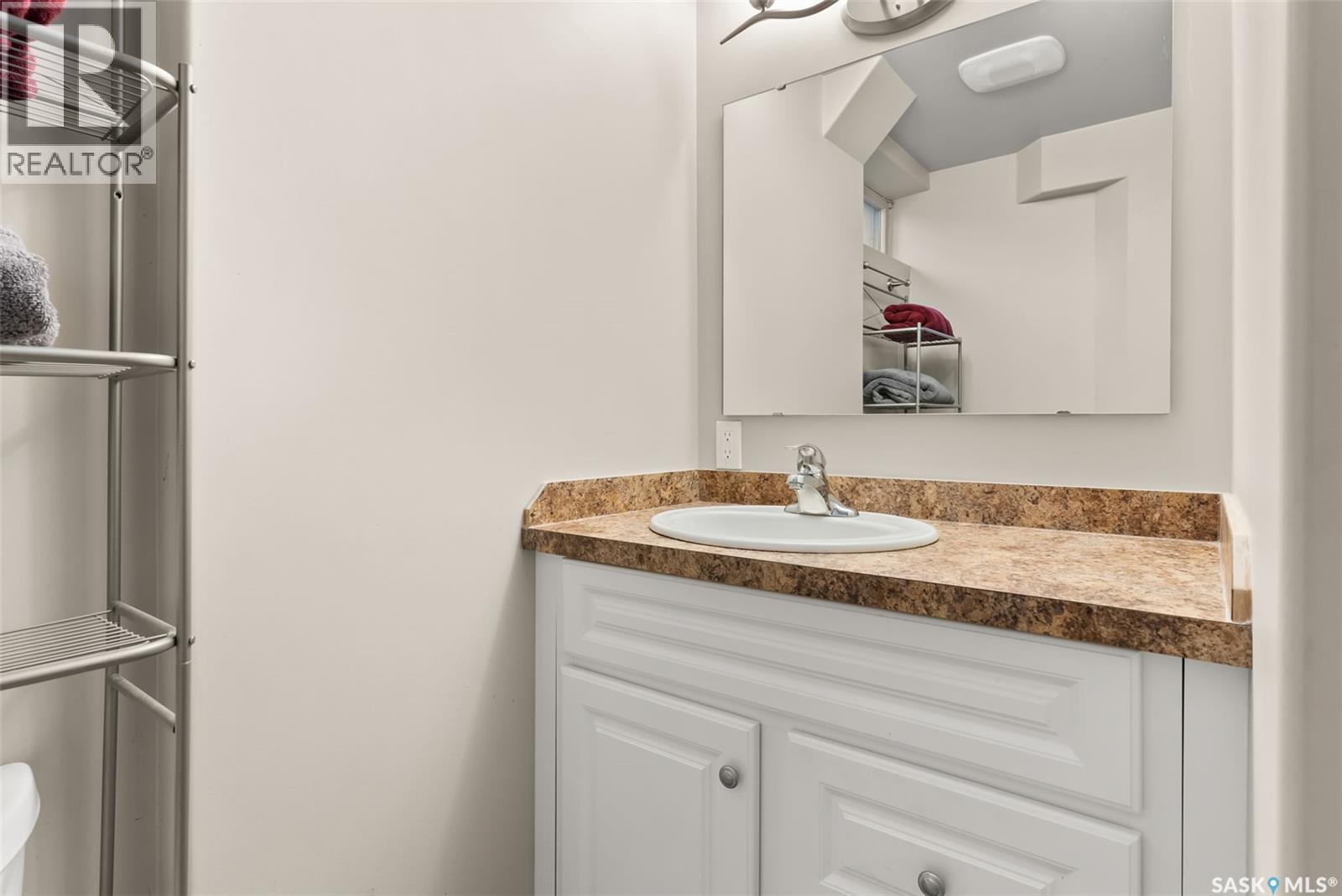 49 Mccormick Crescent, Regina, Saskatchewan  S4T 6J9 - Photo 23 - SK019355