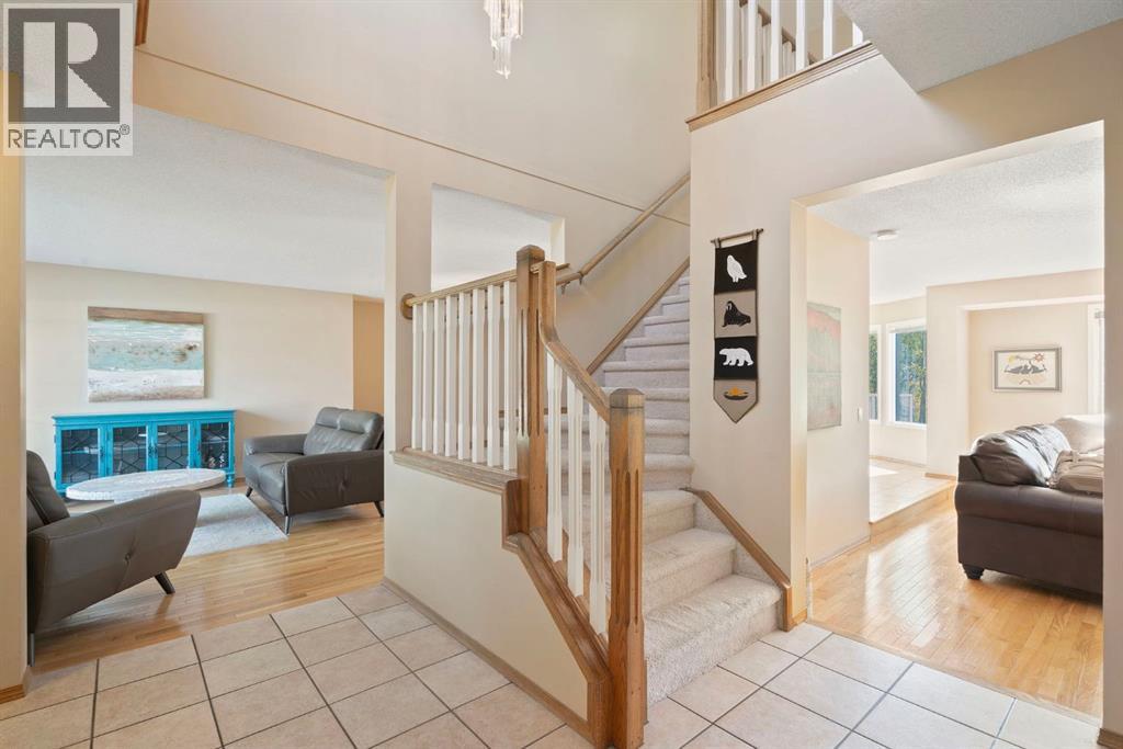 112 Riverview Circle, Cochrane, Alberta  T4C 1K5 - Photo 6 - A2258426