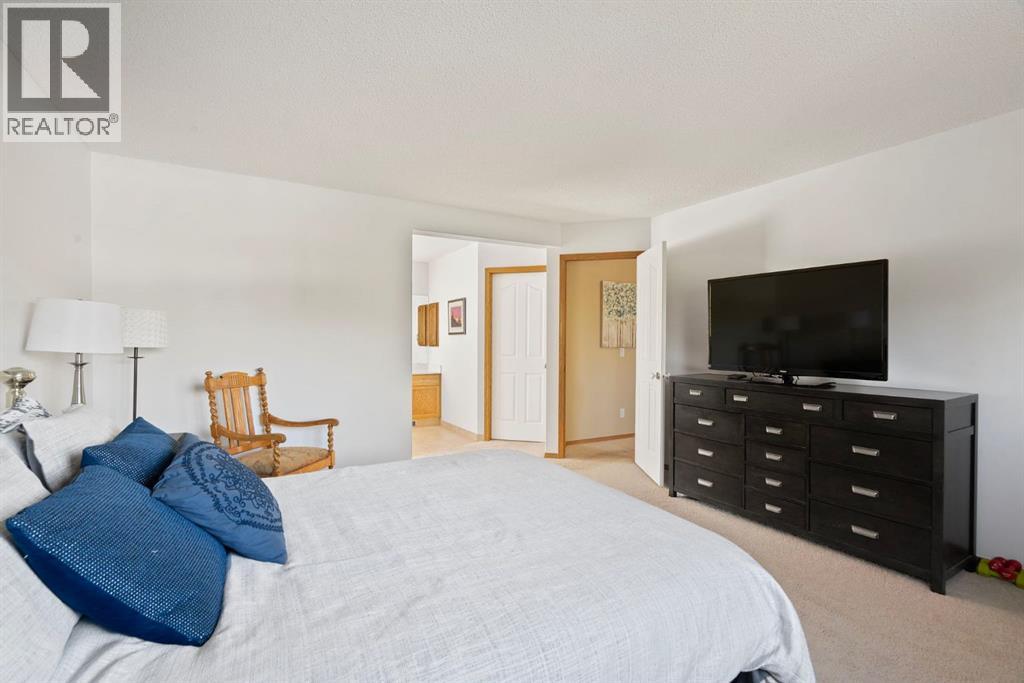 112 Riverview Circle, Cochrane, Alberta  T4C 1K5 - Photo 24 - A2258426