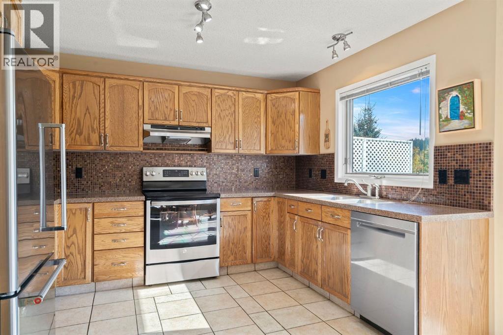 112 Riverview Circle, Cochrane, Alberta  T4C 1K5 - Photo 17 - A2258426