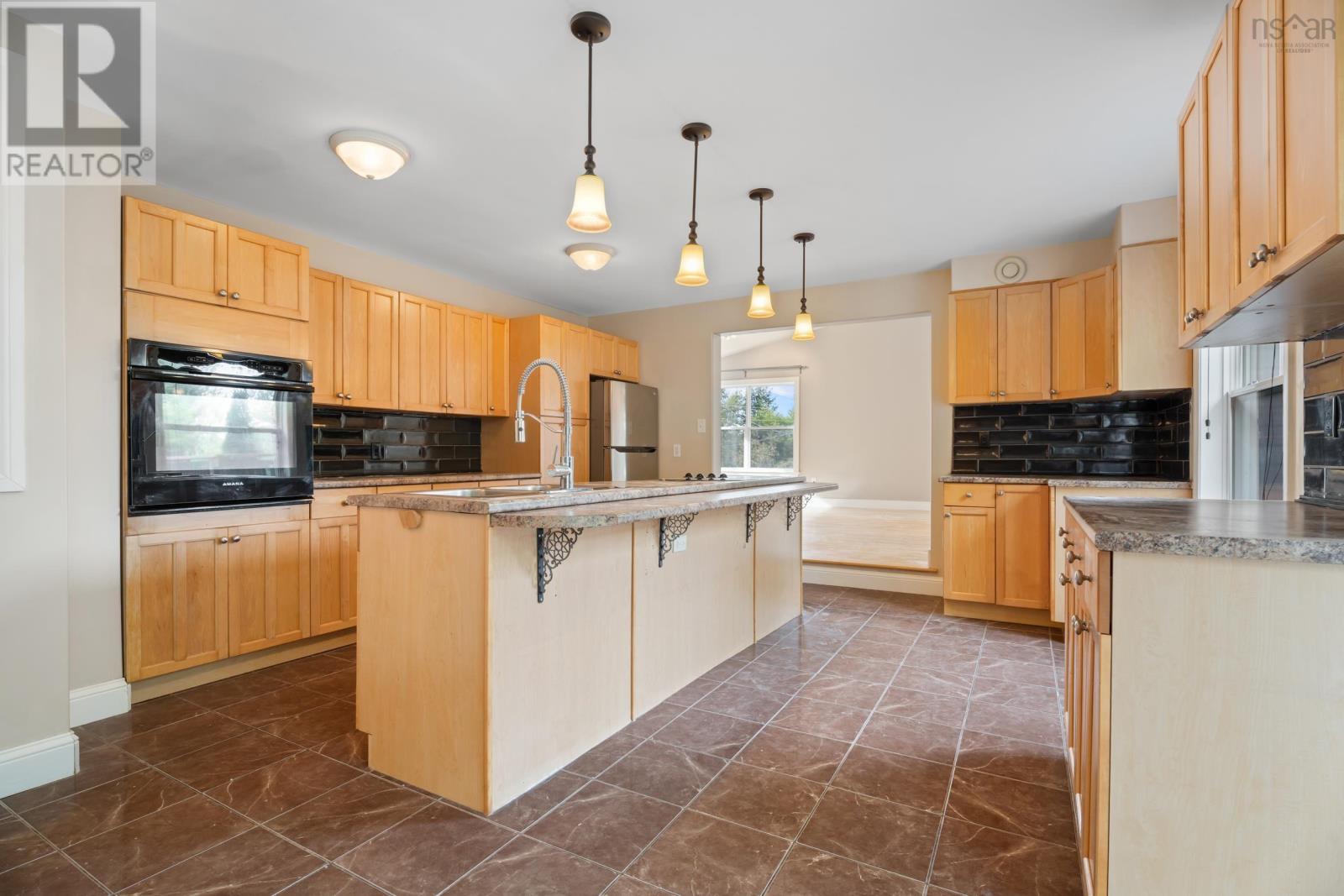 680 Hammonds Plains Road, Bedford, Nova Scotia  B4B 1A7 - Photo 7 - 202523688