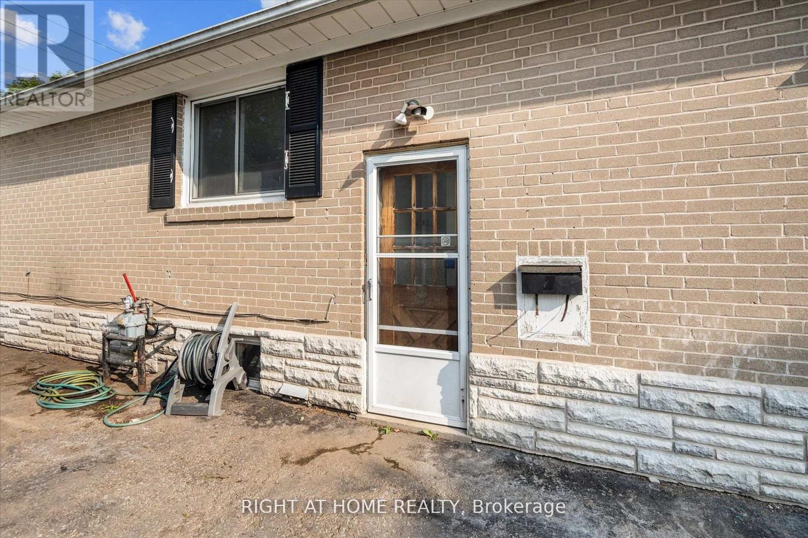 7 Tulloch Drive, Ajax, Ontario  L1S 2S3 - Photo 17 - E12428420