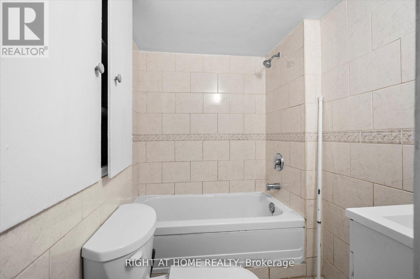 7 Tulloch Drive, Ajax, Ontario  L1S 2S3 - Photo 25 - E12428420