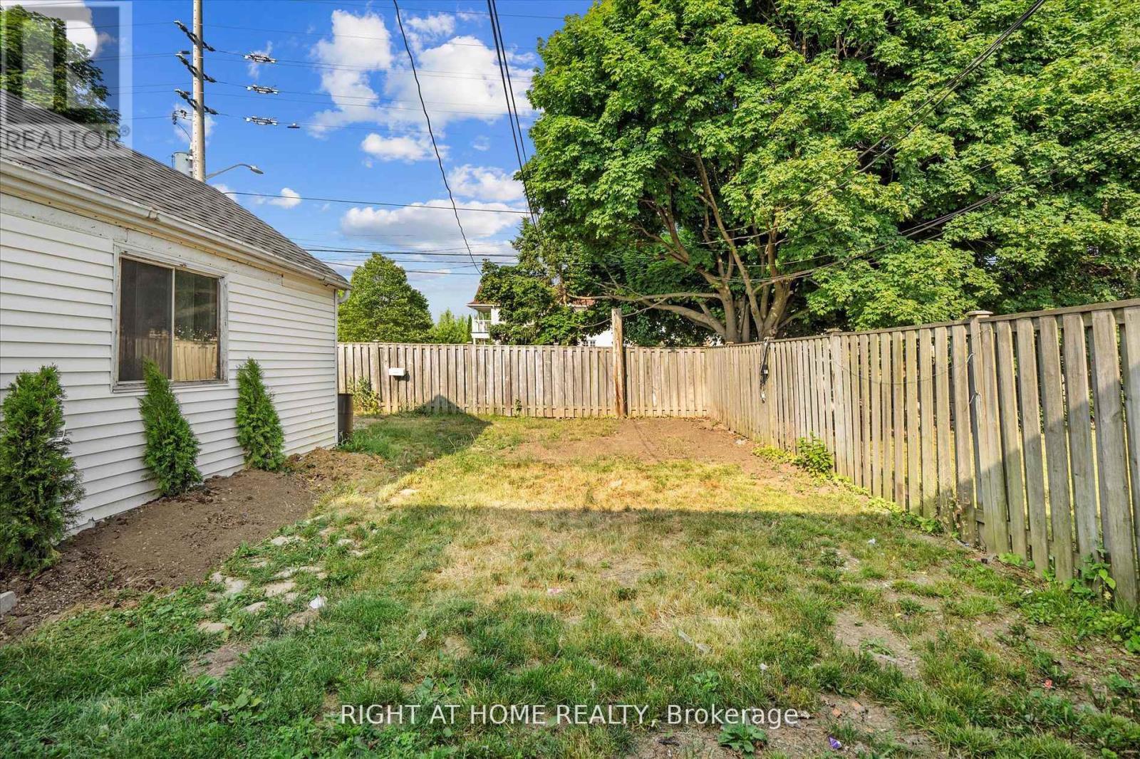7 Tulloch Drive, Ajax, Ontario  L1S 2S3 - Photo 28 - E12428420