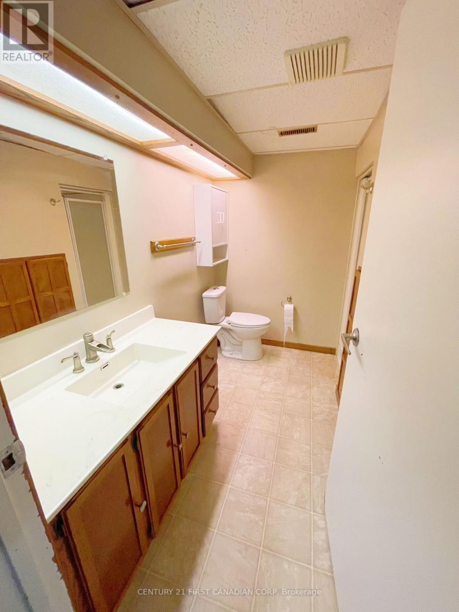 175 Brunswick Avenue, London North, Ontario  N6G 3K6 - Photo 13 - X12428352