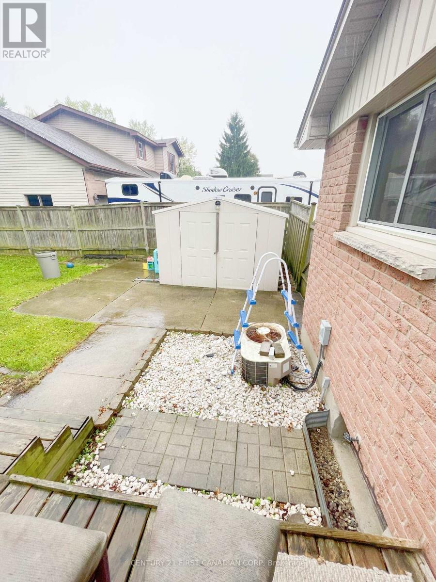 175 Brunswick Avenue, London North, Ontario  N6G 3K6 - Photo 14 - X12428352