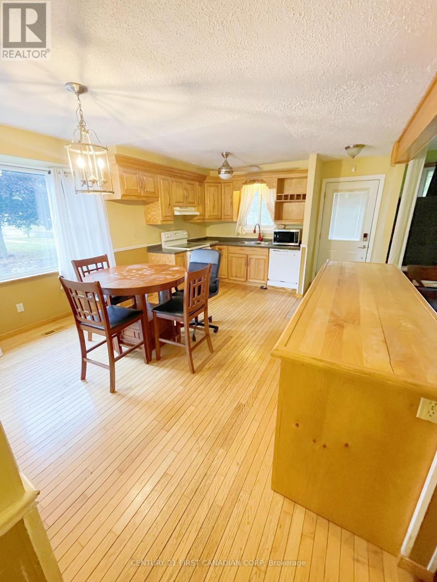 175 Brunswick Avenue, London North, Ontario  N6G 3K6 - Photo 2 - X12428352
