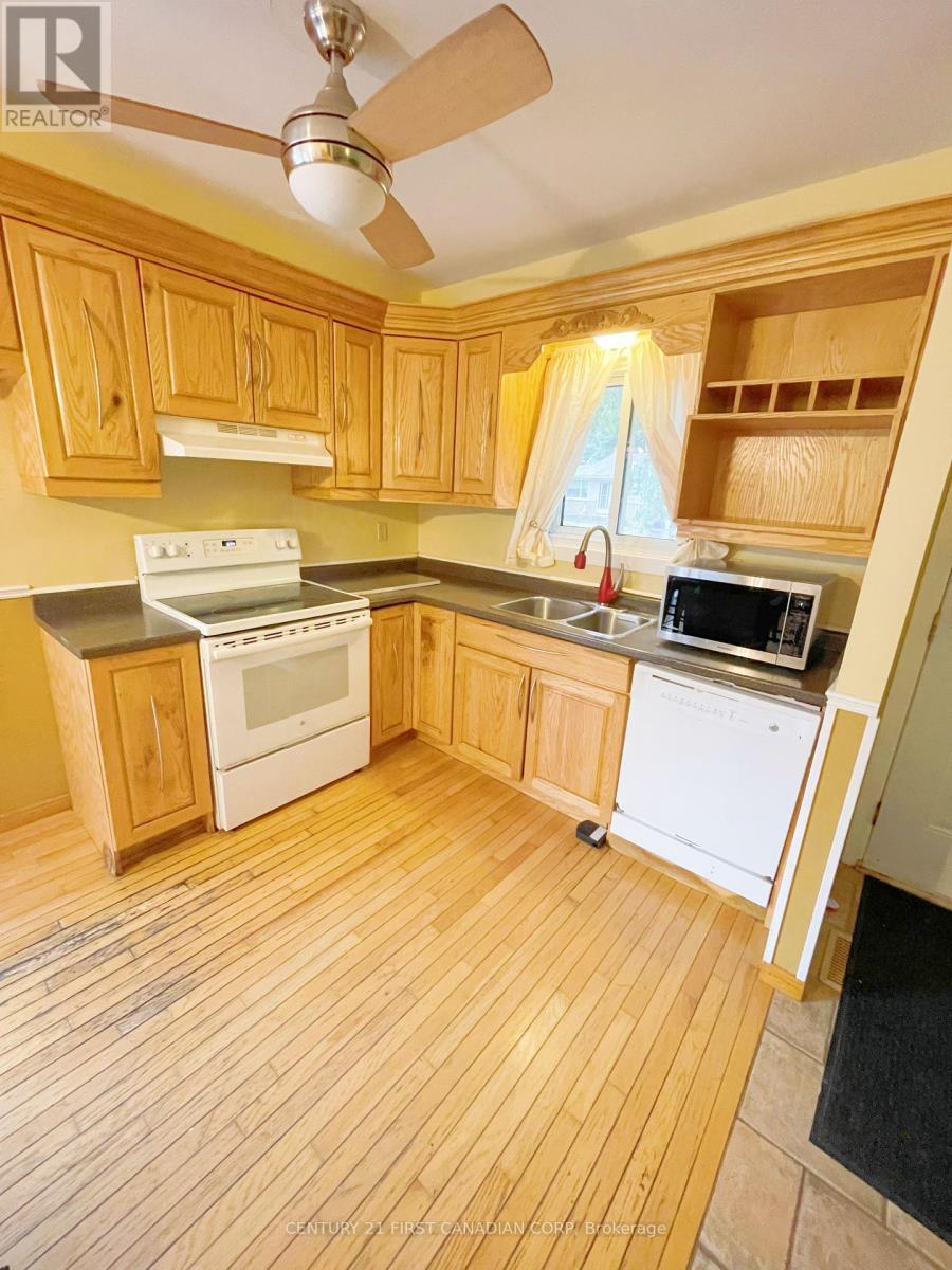 175 Brunswick Avenue, London North, Ontario  N6G 3K6 - Photo 3 - X12428352