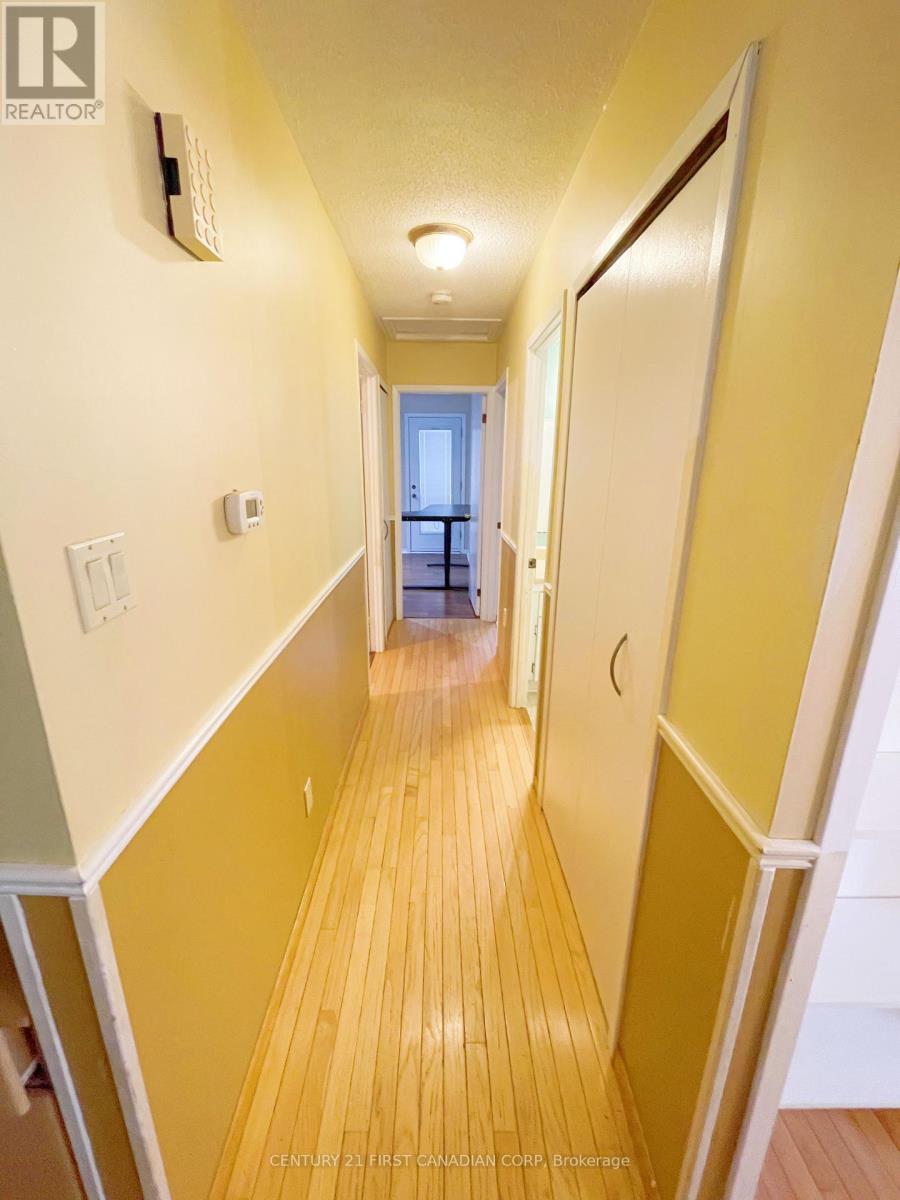 175 Brunswick Avenue, London North, Ontario  N6G 3K6 - Photo 7 - X12428352