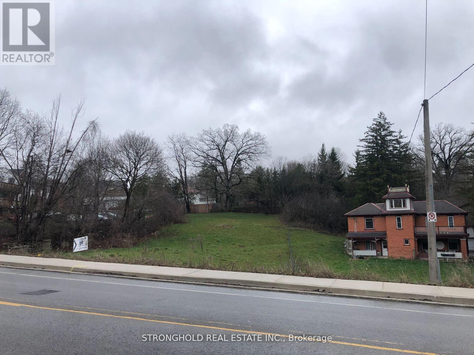 26 Bridge Street W, Kitchener, Ontario  N2K 1K4 - Photo 4 - X12428392