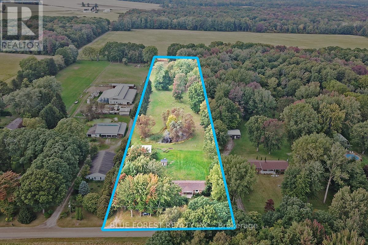 612 Trillium Drive, Southwest Middlesex, Ontario  N0L 1Z0 - Photo 1 - X12428425