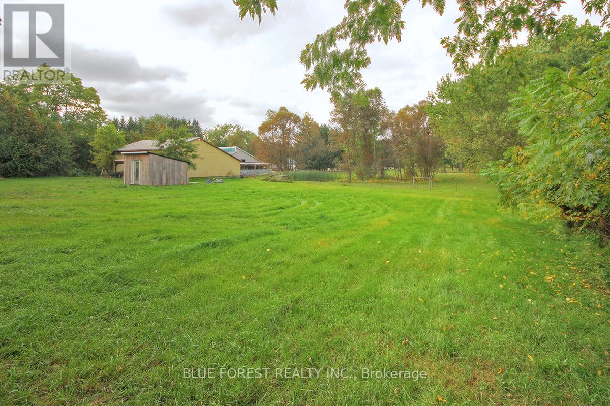 612 Trillium Drive, Southwest Middlesex, Ontario  N0L 1Z0 - Photo 19 - X12428425
