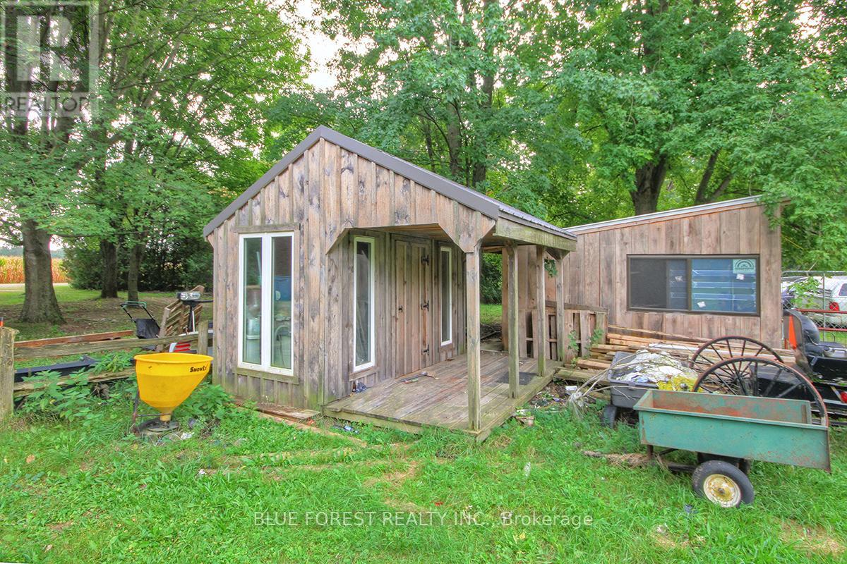 612 Trillium Drive, Southwest Middlesex, Ontario  N0L 1Z0 - Photo 21 - X12428425