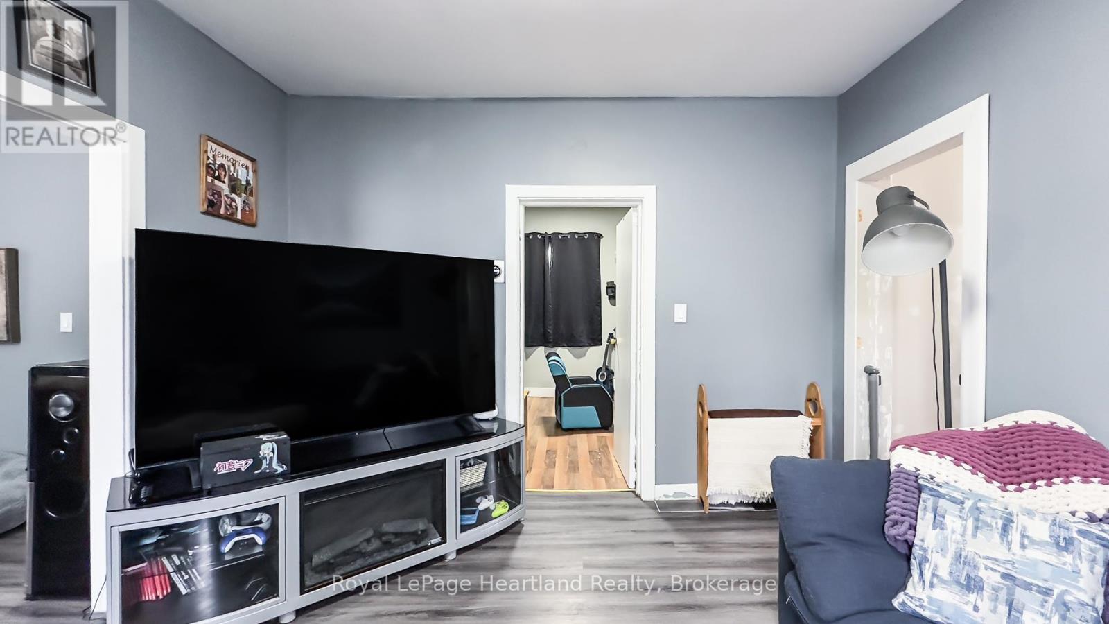 117 Main Street, North Middlesex, Ontario  N0M 1A0 - Photo 22 - X12428348