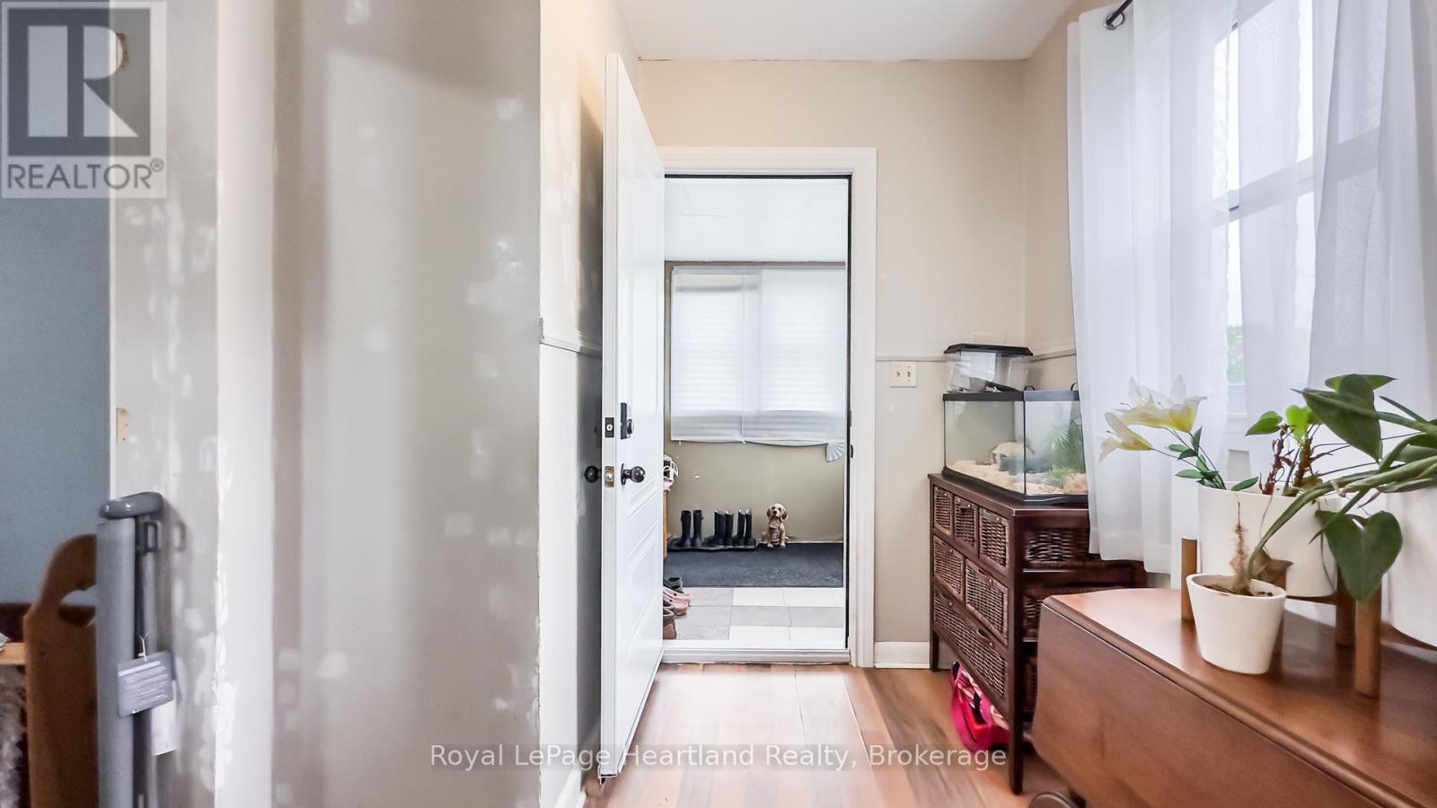 117 Main Street, North Middlesex, Ontario  N0M 1A0 - Photo 23 - X12428348