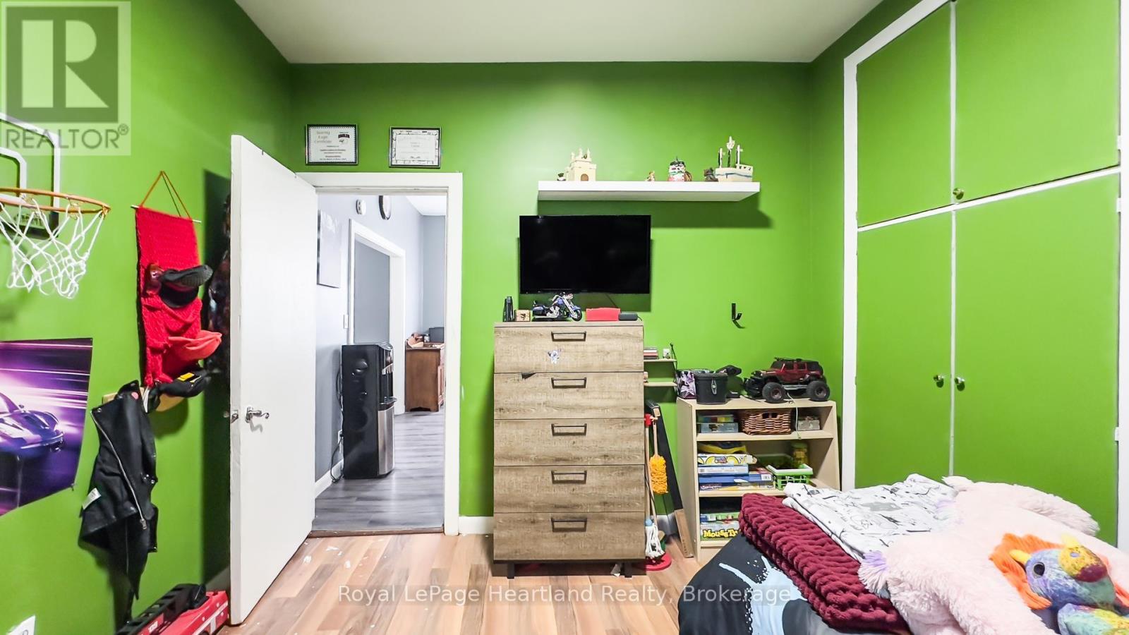 117 Main Street, North Middlesex, Ontario  N0M 1A0 - Photo 32 - X12428348