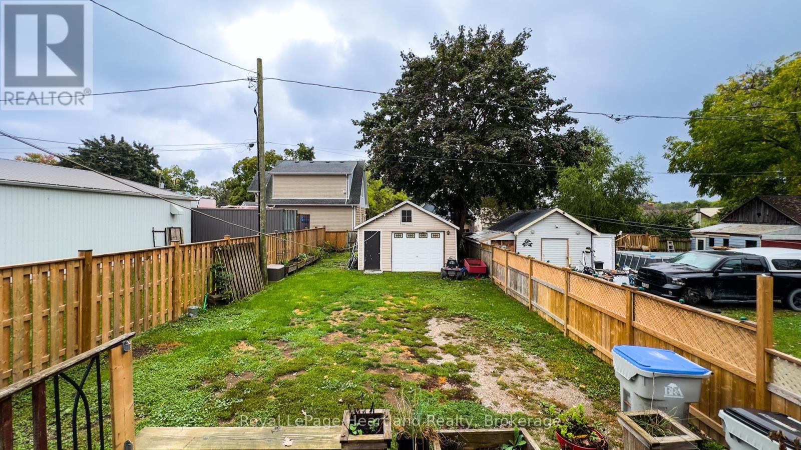 117 Main Street, North Middlesex, Ontario  N0M 1A0 - Photo 33 - X12428348