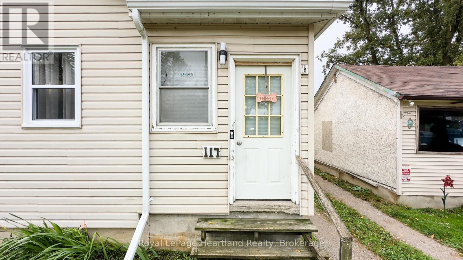 117 Main Street, North Middlesex, Ontario  N0M 1A0 - Photo 39 - X12428348